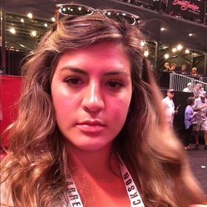 Meet your Posher, Gabriela